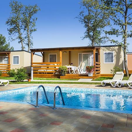 Maistra Camping Valkanela Mobile Homes Funtana Exterior photo