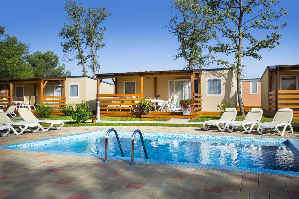 Maistra Camping Valkanela Mobile Homes Funtana Exterior photo