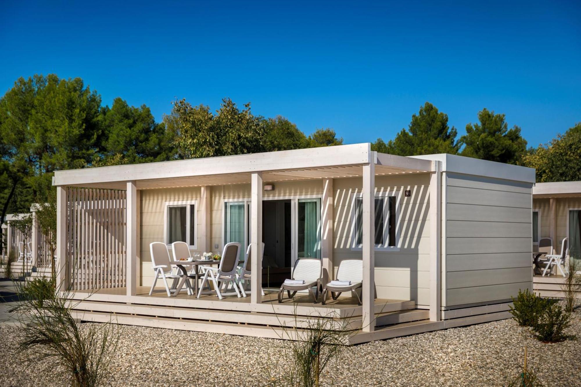 Maistra Camping Valkanela Mobile Homes Funtana Exterior photo
