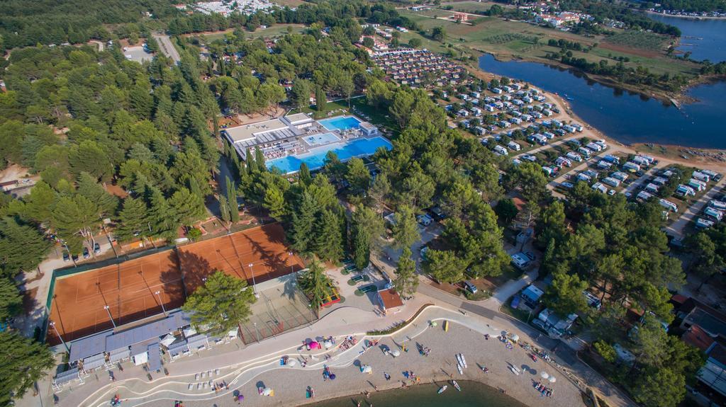 Maistra Camping Valkanela Mobile Homes Funtana Exterior photo