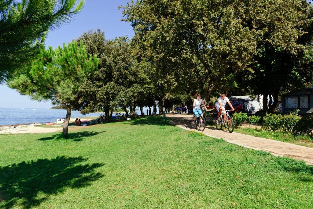 Maistra Camping Valkanela Mobile Homes Funtana Exterior photo